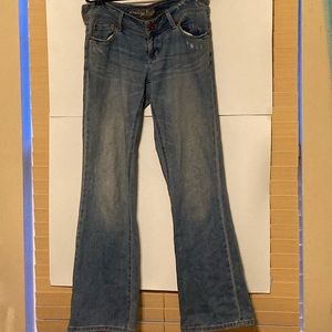 low waisted american eagle jeans